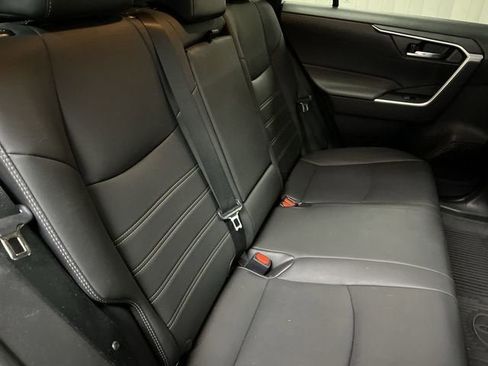 Used 2021 Toyota RAV4 XLE Premium AWD/4WD image 27