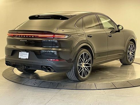 Used 2025 Porsche Cayenne Coupe image 7