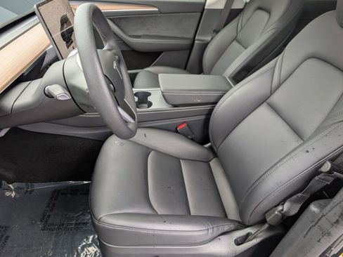 Used 2025 Tesla Model Y Long Range image 5