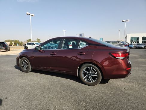 Used 2024 Nissan Sentra SV image 4