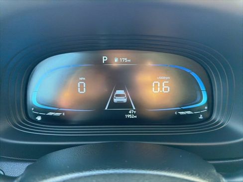 Certified 2025 Hyundai Venue SE image 20