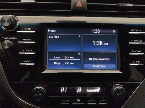 Used 2018 Toyota Camry SE FWD image 25