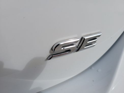 Certified 2024 Toyota Camry SE FWD image 9