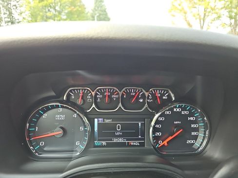 Used 2018 Chevrolet Suburban LS AWD/4WD image 22