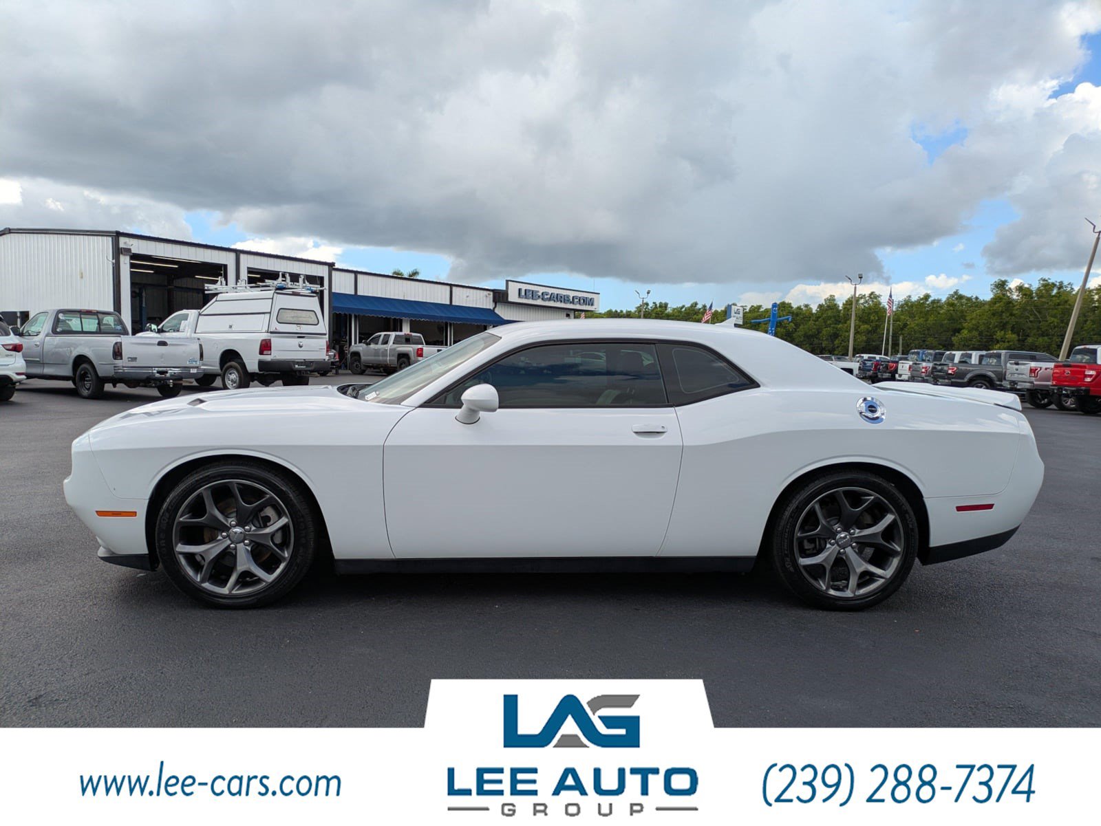Used 2015 Dodge Challenger SXT Plus w/ Driver Convenience Group RWD image 6