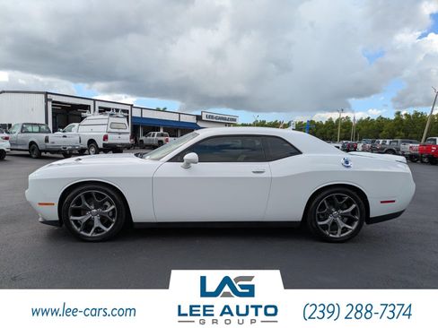 Used 2015 Dodge Challenger SXT Plus w/ Driver Convenience Group RWD image 6