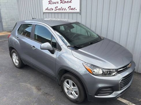 Used 2020 Chevrolet Trax LS w/ LPO, Protection Package AWD/4WD image 3
