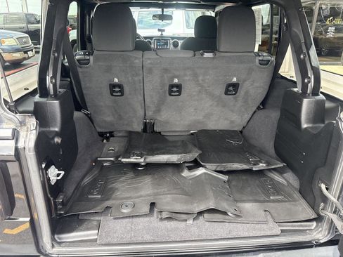 Used 2021 Jeep Wrangler Unlimited Sport AWD/4WD image 11