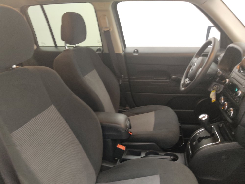 Used 2019 Hyundai Elantra GT FWD image 21
