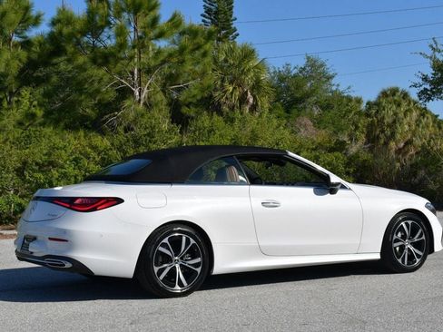 Used 2024 Mercedes-Benz CLE 300 4MATIC Cabriolet image 40