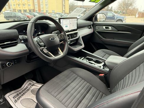 Used 2025 Ford Explorer ST-Line w/ Premium Package image 13