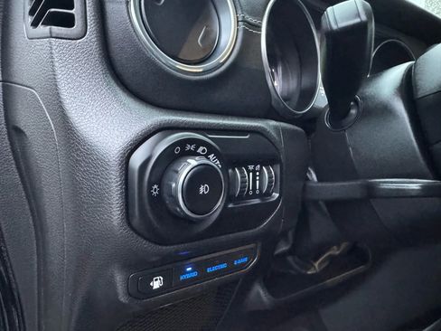 Used 2022 Jeep Wrangler Unlimited Sahara w/ Cold Weather Group image 30