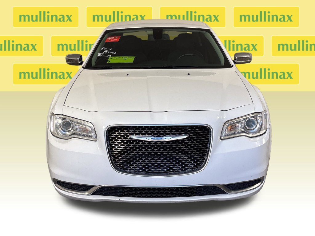 Used 2018 Chrysler 300 Touring w/ Chrome Appearance Package RWD image 15