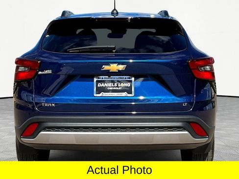 Used 2024 Chevrolet Trax LT w/ Driver Confidence Package image 4