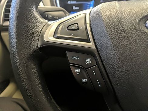 Used 2020 Ford Fusion SE image 11