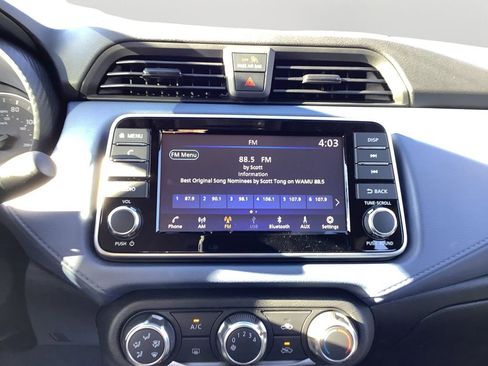 Used 2025 Nissan Versa SV w/ Trunk Package image 18