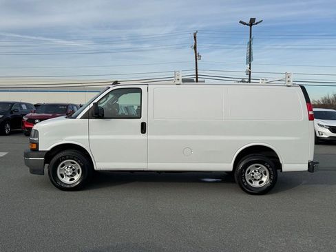 Used 2022 Chevrolet Express 2500 w/ Driver Convenience Package image 6