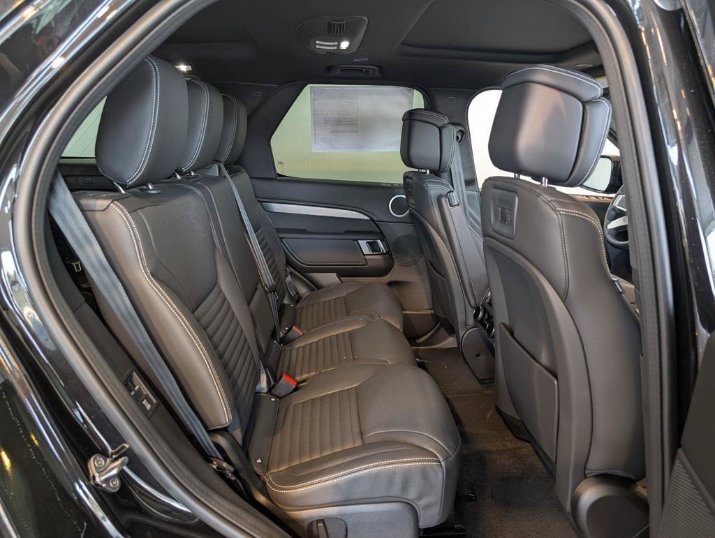 New 2026 Land Rover Discovery Limited Edition AWD/4WD image 31