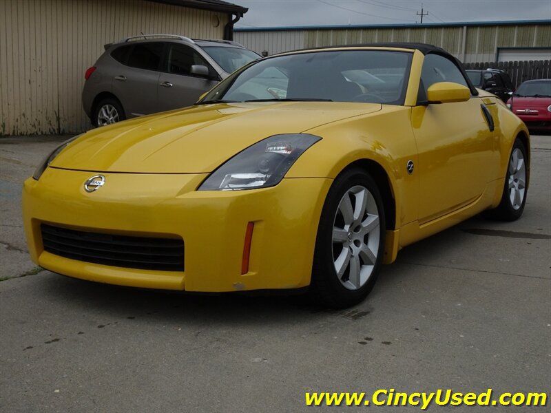 Used 2005 Nissan 350Z Enthusiast RWD image 3