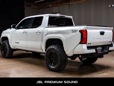 Used 2024 Toyota Tacoma TRD Sport w/ TRD Sport Upgrade Package image 7