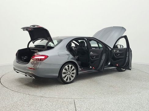 Used 2022 Mercedes-Benz E 450 4MATIC Sedan image 11