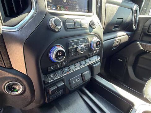 Used 2021 GMC Sierra 2500 Denali w/ Denali Ultimate Package AWD/4WD image 13