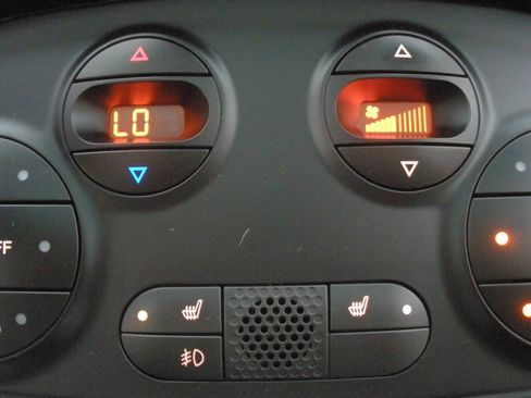 Used 2015 FIAT 500 Lounge w/ Luxury Leather Package FWD image 37