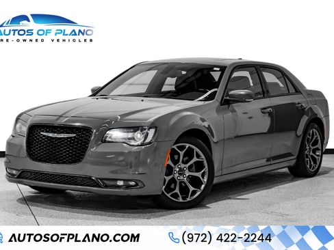 Used 2018 Chrysler 300 S w/ 300S Premium Group RWD image 1
