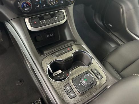 Used 2023 GMC Acadia SLT w/ Elevation Edition AWD/4WD image 19