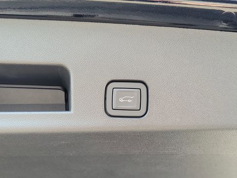 Used 2024 GMC Acadia AT4 image 17