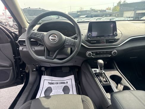 Used 2025 Nissan Altima 2.5 S image 14