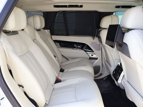 Certified 2025 Land Rover Range Rover Autobiography AWD/4WD image 29