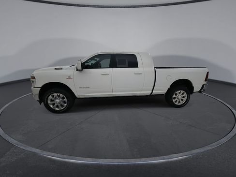New 2026 RAM 2500 Laramie AWD/4WD image 5
