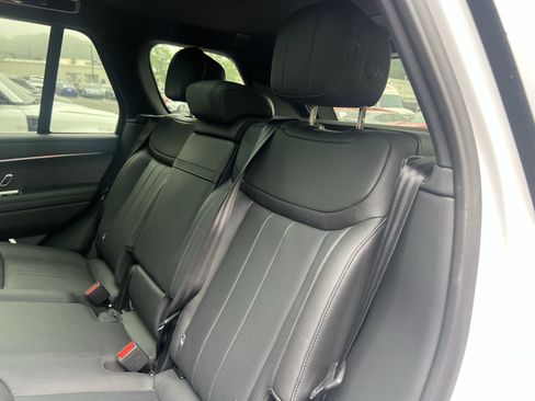 Used 2025 Land Rover Range Rover SE AWD/4WD image 25