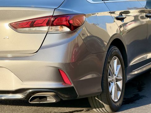 Used 2018 Hyundai Sonata SE FWD image 12
