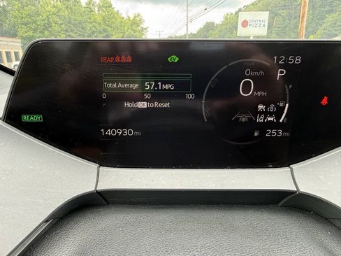 Used 2024 Toyota Prius LE FWD image 11