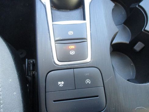 Used 2022 Ford Escape SE w/ Convenience Package image 18