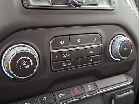 Used 2025 Chevrolet Silverado 1500 Custom w/ Turbomax Blackout Package image 17