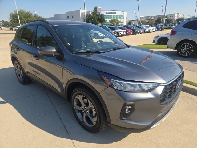 Used 2025 Ford Escape ST-Line Select AWD/4WD image 1