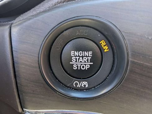 Used 2019 Jeep Grand Cherokee Overland AWD/4WD image 22