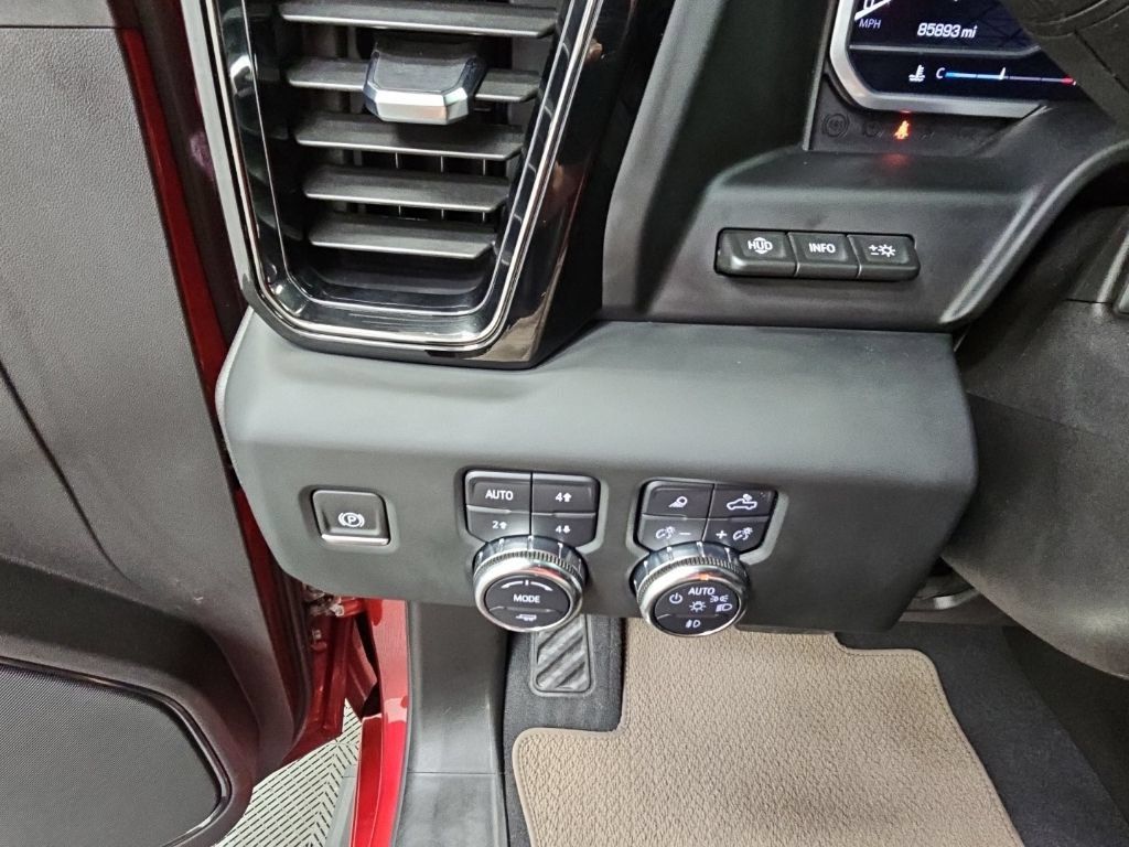 Used 2024 GMC Sierra 2500 AT4 w/ AT4 Premium Plus Package AWD/4WD image 28