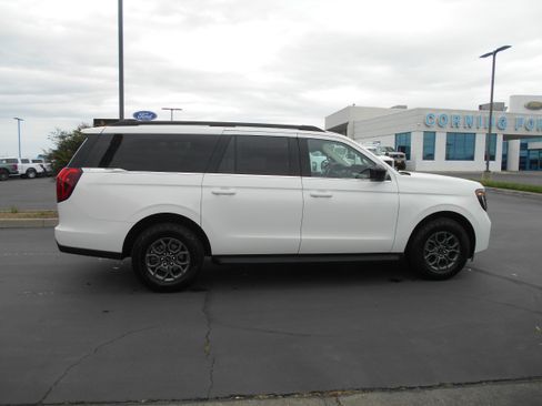 Used 2025 Ford Expedition Max Active AWD/4WD image 5