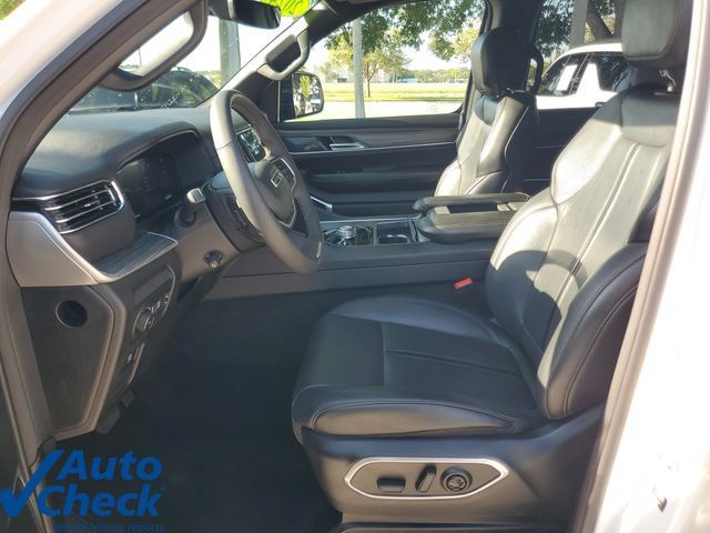 Used 2024 Jeep Wagoneer Series II w/ Flexible Seating Group AWD/4WD image 18