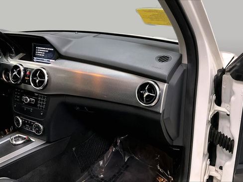 Used 2013 Mercedes-Benz GLK 350 4MATIC image 18