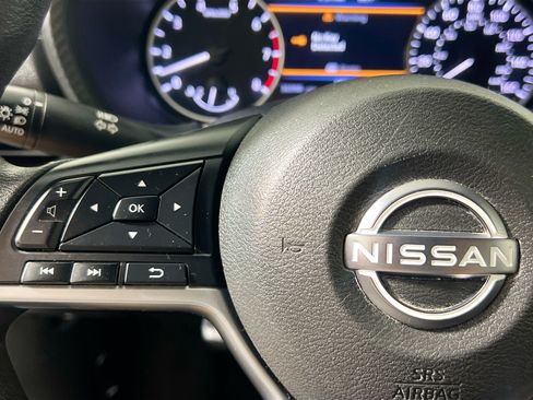 Used 2024 Nissan Sentra SV FWD image 18