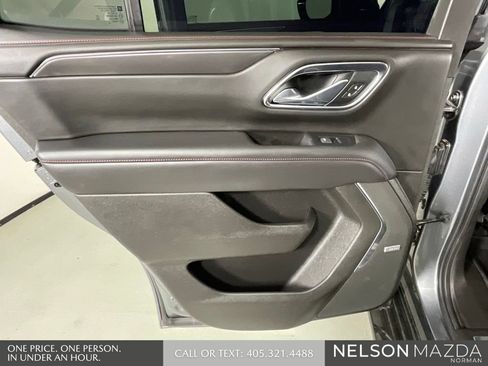 Used 2021 Chevrolet Tahoe RST w/ Luxury Package AWD/4WD image 18