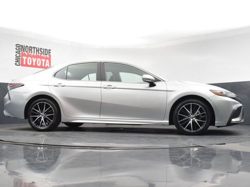 Used 2024 Toyota Camry SE image 27