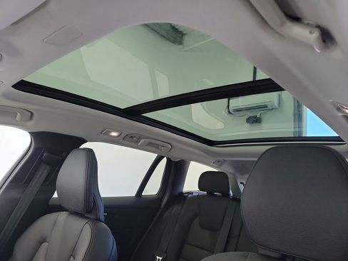 New 2026 Volvo V60 B5 Cross Country Plus w/ Protection Package Premier image 19