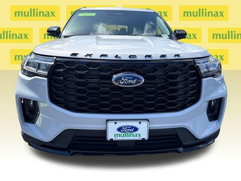 New 2026 Ford Explorer ST-Line image 12