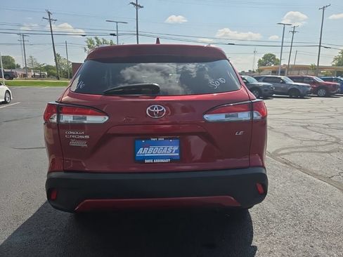 Used 2024 Toyota Corolla Cross LE FWD image 7